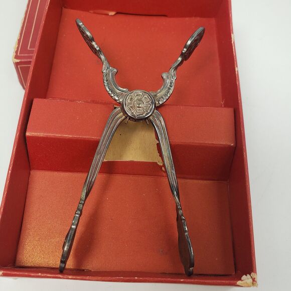 Vintage Nils Johan of Sweden Tidbit Tongs Silverplated Sugar Tongs Hinged w/Box - Picture 9 of 16